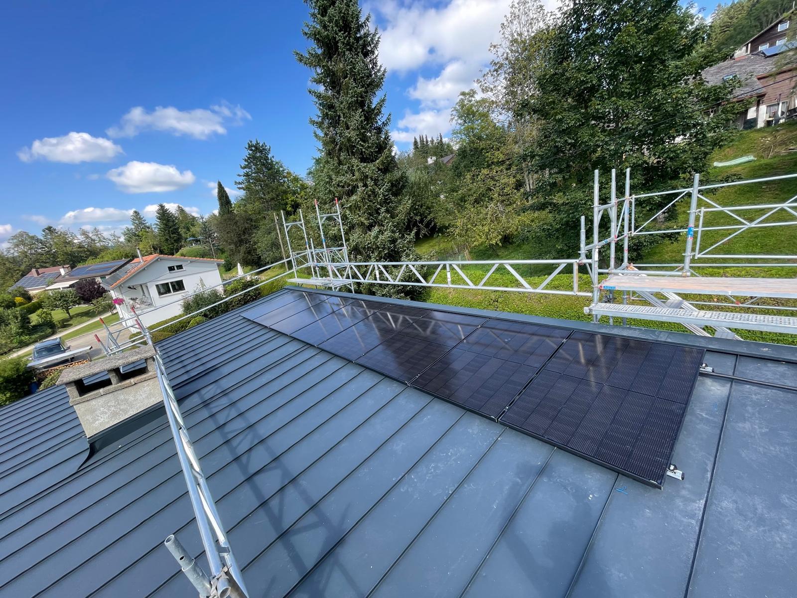 Photo installation 32